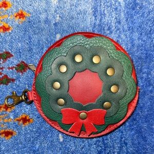 Portland Leather Red Green Wreath Holiday Gordita Pouch
